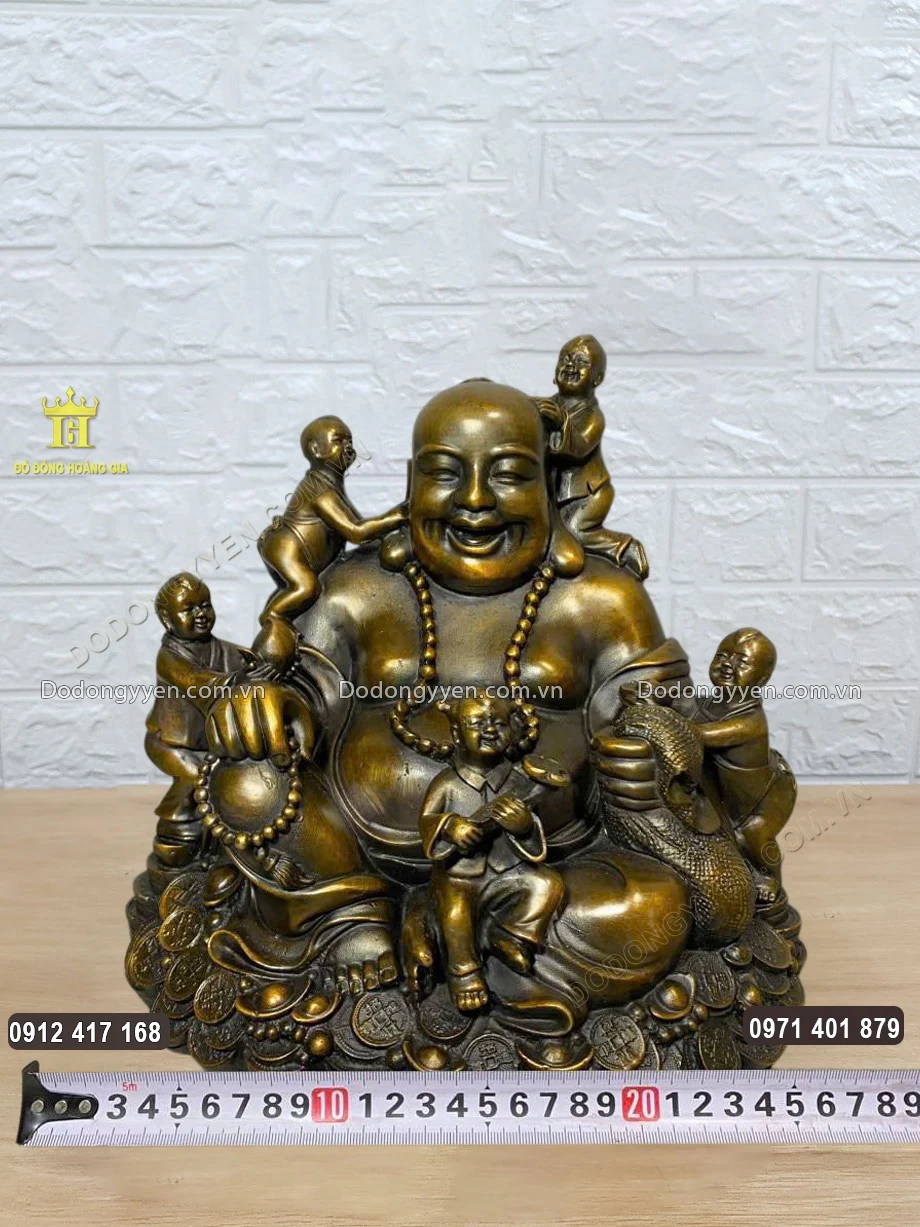 Bức tượng c&oacute; bề ngang 23Cm